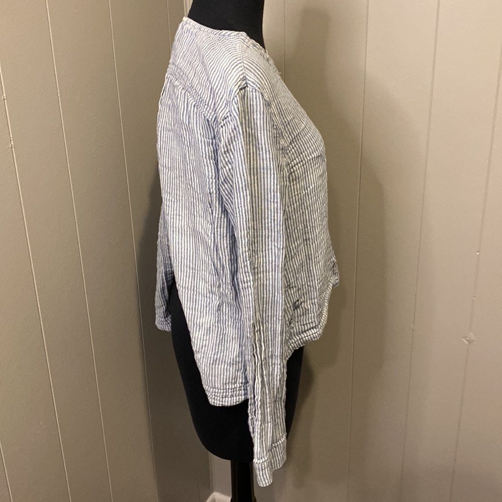 cloth & stone medium tunic stripe Distressed. Plaid lining Back half button down - Picture 4 of 9